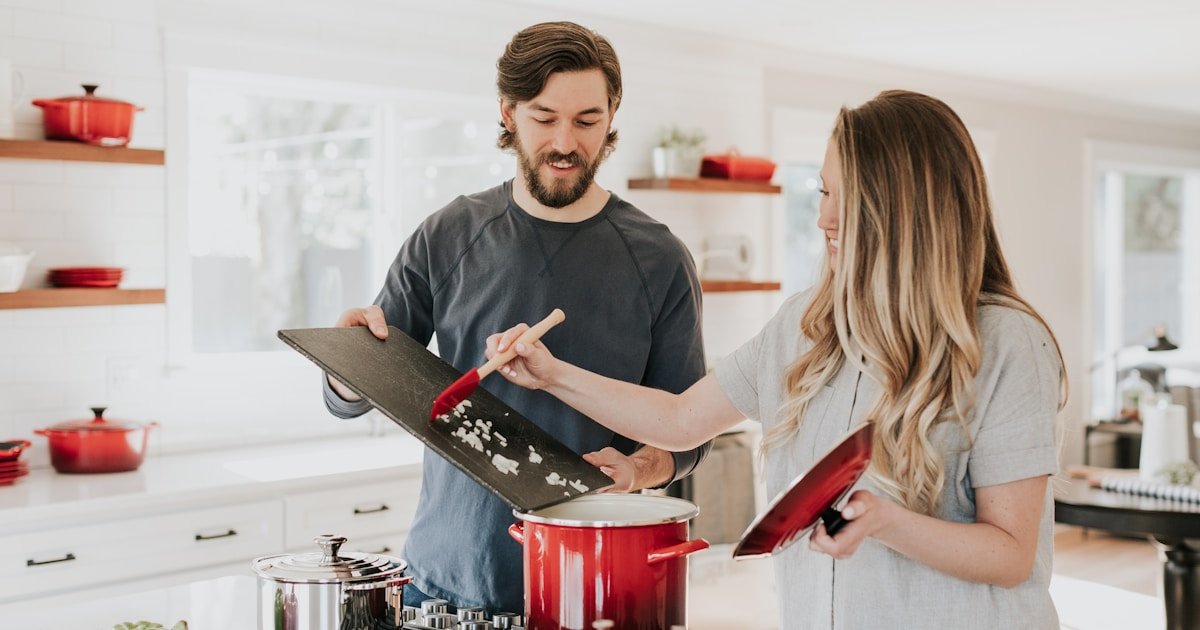 Silicone Cookware vs Traditional: Complete Comparison Guide